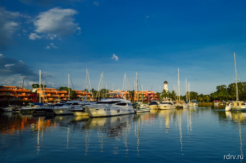 Стоянка яхт и катеров boat marina lagoon